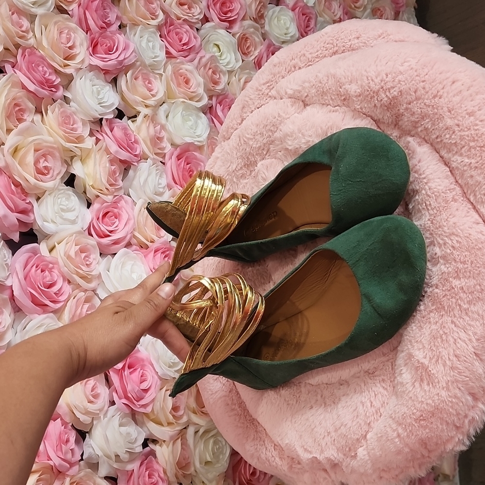 Green flats size 8